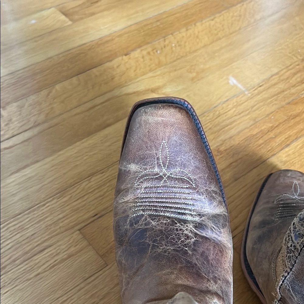 Justin Boots Brown Heeled Boots - Picture 4 of 6
